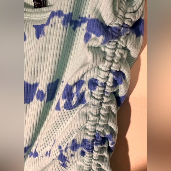 Forever 21 Tie Dye‎ Blue Cropped Tank Top Adjustable Sides Women's Medium - Picture 2 of 4